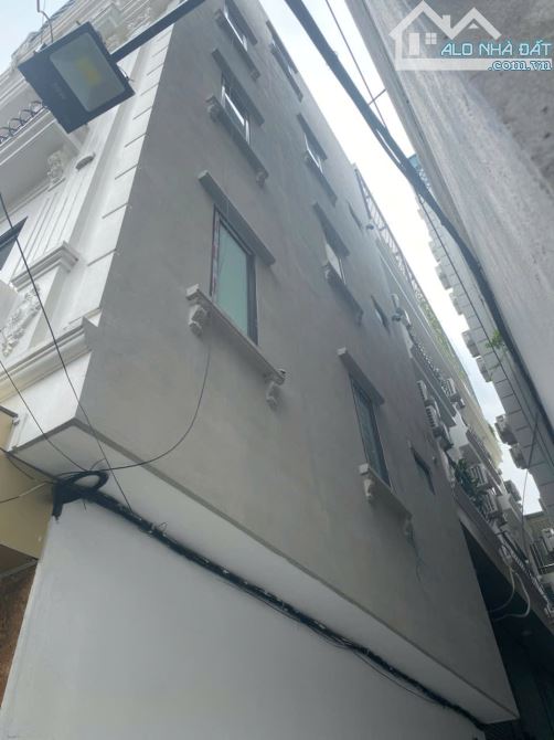 Cho thuê nhà phố Phú Diễn, 35m2 x 5 tầng, 4 phòng ngủ , lô góc 2 mặt thoáng,12,5 triệu/t - 2