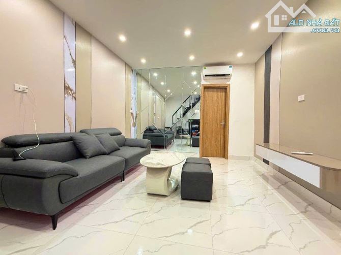 CẦN BÁN CĂN HỘ TẬP THỂ NGHĨA TÂN - CẦU GIẤY - 3 NGỦ - 87M2 - 2