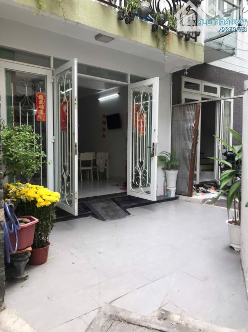 BÁN NHÀ 3 LẦU,55M2 (4.3 x 12)-HXH VÀI BƯỚC RA MT HUỲNH VĂN BÁNH, PN-CHỈ 9.6 TỶ - 2
