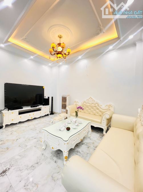 Nhà đẹp Minh Khai thang máy xây mới full nội thất ở luôn 42m2 hơn 8 tỷ - 2