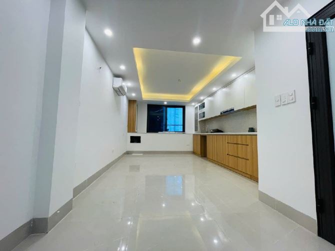 KIM GIANG NHÀ MỚI 7 TẦNG THANG MÁY - MẶT TIỀN RỘNG - NGÕ Ô TÔ THÔNG TỨ PHÍA - 2