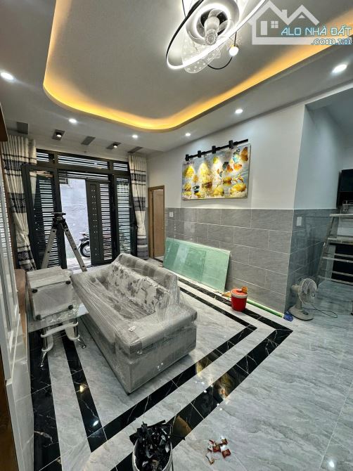 Bán nhà mới đẹp hẻm Hoài Thanh Phường Phú Định (Phường 14 Quận 8 cũ). Nhà nở hậu, gần chợ - 2