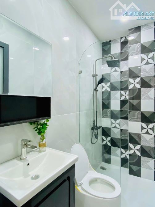 Nhanh tay sở hữu ngay nhà 60m2 Lê Văn Sỹ, Tân Bình. Xây 1 trệt 3 lầu. Sổ hồng riêng. - 2