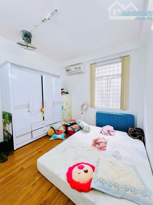 Bán nhà 5 tầng, Đòan Như Hài, Quận 4, DTS 98m2, ngang 6.5m, nhích 4 tỷ - 2