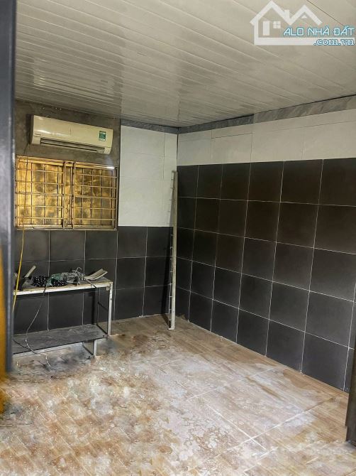 Cho thuê kho tại Dương Nội dt 150m, có chỗ ở lại, 15 triệu - 2