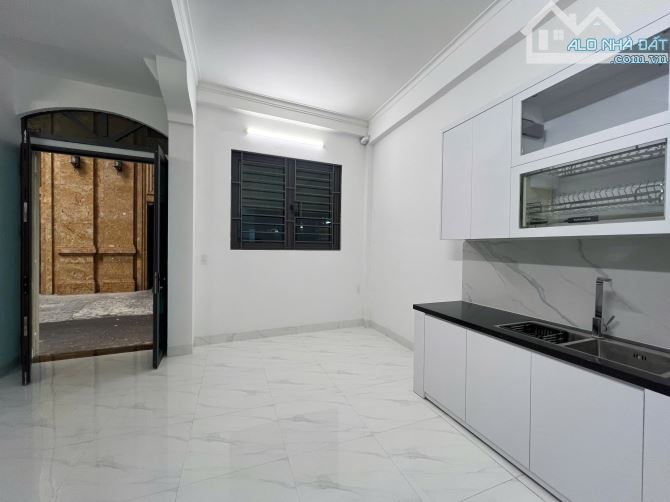 Oto vào nhà- Căn Góc 2 mặt ngõ- 37m2*4 tầng 14.5 tỷ Mặt tiền 5-7m- Phố Vương Thừa Vũ - 2