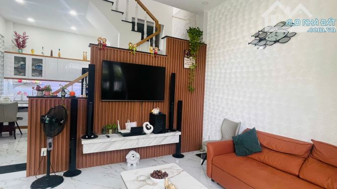 Bán Nhà 3 Tầng Gần Biển Hòn Chồng – Vĩnh Hải, Bắc Nha Trang – Sân Ô Tô, Nội Thất Cao Cấp - 2