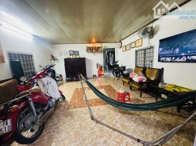 Nhà cấp 4 ngang gần 9m dài 32m, hẻm xe hơi tiện xây CHDV Huỳnh Tấn Phát - Bùi Văn Ba - 2