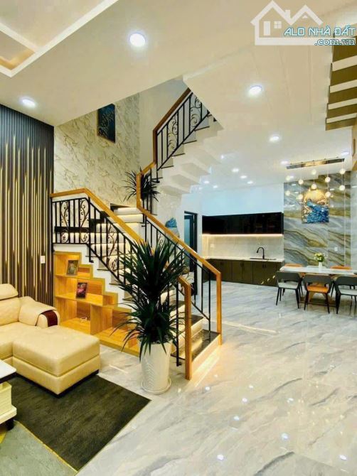 Bán căn Yên Thế, P. 2, Tân Bình. DT 42m2. Xây 1 trệt 2 lầu, sổ hồng riêng, gần sân bay - 2