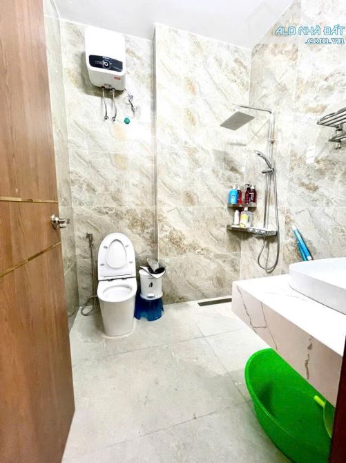 BÁN GẤP TÒA  NHÀ 4 TẦNG THIẾT KẾ HIỆN ĐẠI NGAY CMT8 4PN CAO CẤP SỎ HỮU CHỈ VỚI 10 XTỶ - 2