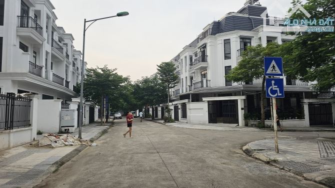 " ÔNG ANH NHỜ BÁN BIỆT THỰ LIỀN KỀ TẠI KHU KDT HUD SƠN TÂY  " - 2