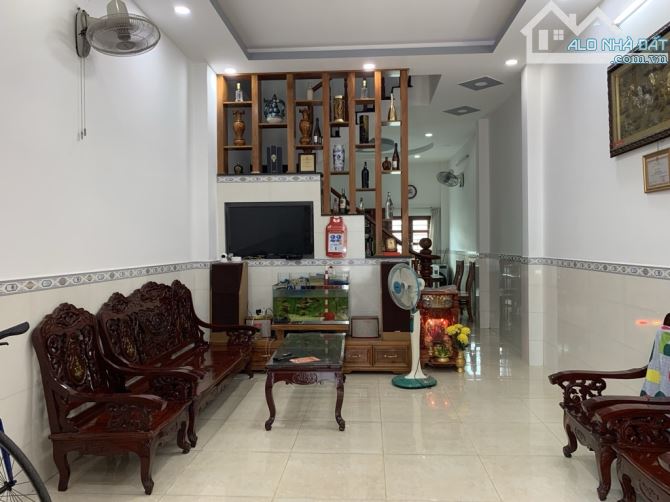 HẺM XE TẢI 3 TẦNG. 3PHÒNG NGỦ, CÁCH MẶT TIỀN ĐƯỜNG Ngô CHÍ QUỐC 100M.NHÀ XD KIÊN CỐ NỘI TH - 2