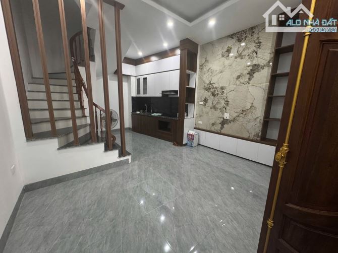 Cho thuê nhà nguyên căn Ngọc Thụy - 40m2- 5 tầng- full đồ - 2