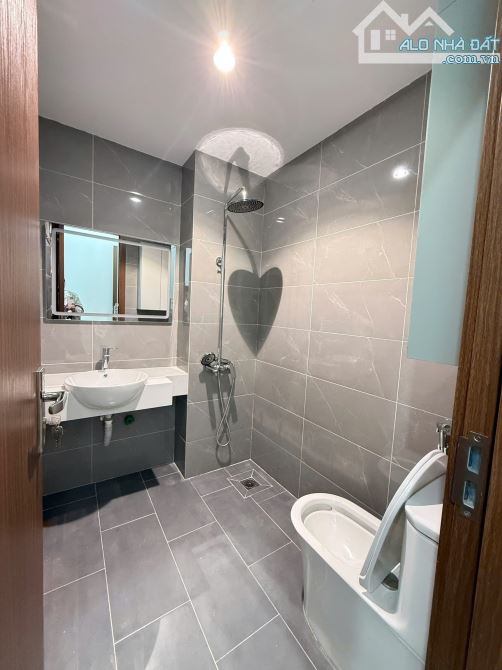 Bán nhà Khâm Thiên, chỉ 20m ra mặt phố, 50m2 5 tầng, thang máy, vừa ở vừa kinh doanh dòng - 2