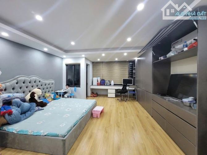 Cho thuê nhà ô tô, kd, vp Đường Láng, Đống Đa, 45m2, tầng thông sàn, 26 tr - 2