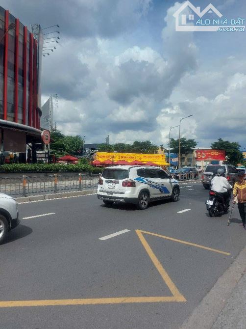 Bán Nhà Mặt Tiền 4.2m Phan Văn Trị  72 M² 4 Tầng, Ngay Cityland, Giá 17 Tỷ TL - 2