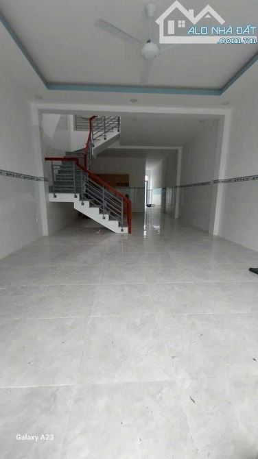 NHỈNH 1 TÍ NHÀ 2 TẦNG KIÊN CỐ XE HƠI NGỦ TRONG NHÀ GẦN CHỢ BÌNH CHÁNH - 2