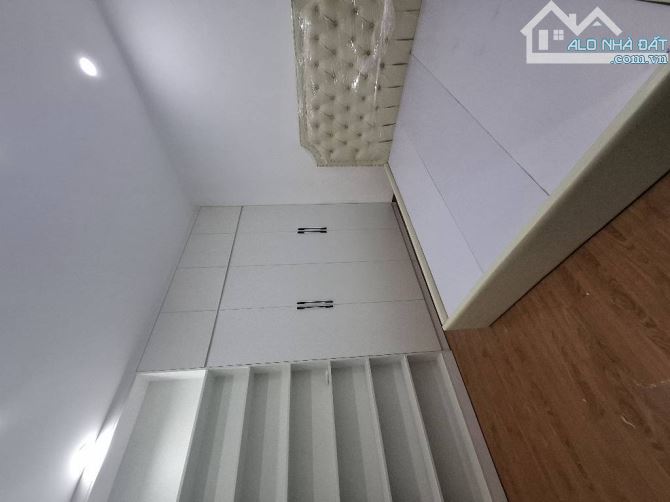 CỰC HIẾM, Oto Việt Hưng - Long Biên Giá 6.x Tỷ 35.3M x 4T - full nội thất - 2