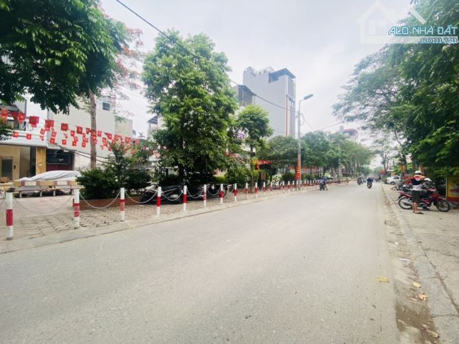 🔥Nhà Phố Đội Cấn, Ba Đình - Vị Trí Cực Đẹp- 6Tầng Thang Máy - Kinh Doanh - Ôtô - 14 Tỷ - 2
