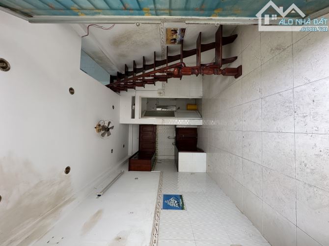 2,95 Tỷ, bán nhà 3 tầng- 23m2- Quận 6- Vòng xoay Phú Lâm- 2 pn- sổ riêng hoàn công - 2