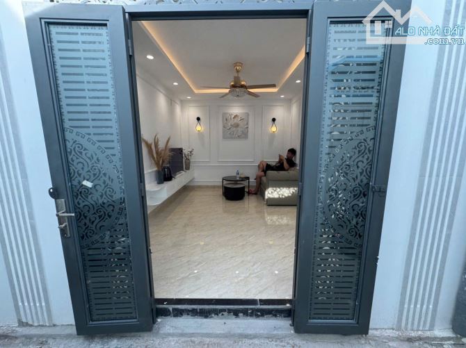 Bán nhà đẹp 2 tầng tại hẻm Nguyễn Thị Minh Khai TTTP Nha Trang dt 28,5m2 giá chỉ 3 tỷ 150 - 2