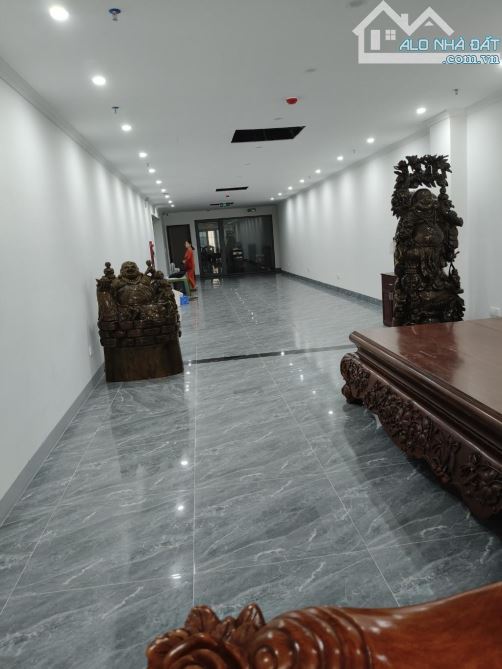 BÁN GẤP TÒA NHÀ VĂN PHÒNG HAI BAG TRƯNG - 480 M2-8 T -MT 15 M - 279,5TỶ - 2