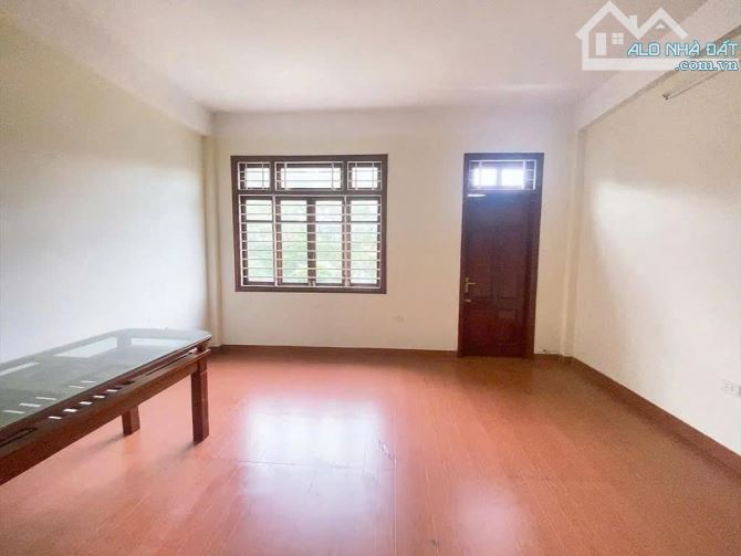 Bán nhà Văn Phú - Hà Đông DT 48m2 x 3 tầng - Nhà gần phố - Phân lô - Giá 11 tỷ - 2