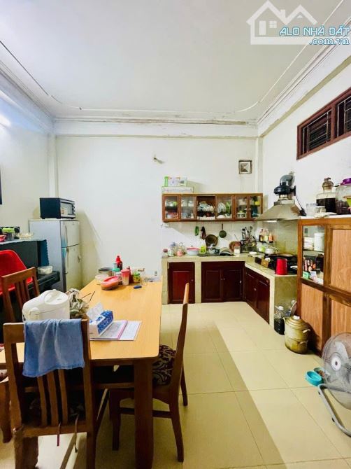 NHÀ DÂN XÂY PHẠM VĂN ĐỒNG 90m MT 7.5m 6 TẦNG BÁN GỘP 2 THỬA 2 NHÀ RIÊNG BIỆT LÔ GÓC 31.8TỶ - 2