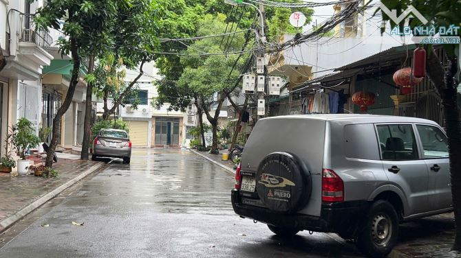 NHÀ LÔ GÓC KHU PHÂN LÔ 918 PHÚC ĐỒNG 80M, 4T, MT  5M, Ô TÔ THÔNG, TRÁNH CÁC NGẢ, VỈA HÈ. - 2