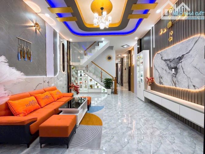 Bán Nhà SHR có hoàn công, 4,5 x 20, full Nội Thất sau bến xe Hưng Long. - 2