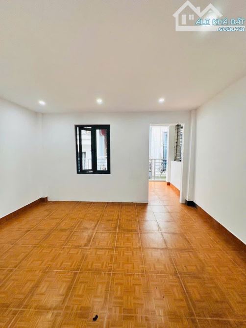 BÁN NHÀ BẮC TỪ LIÊM - NHÀ DÂN XÂY - LÔ GÓC - NHÀ THOÁNG - GẦN PHỐ - 30M RA Ô TÔ TRÁNH - 2
