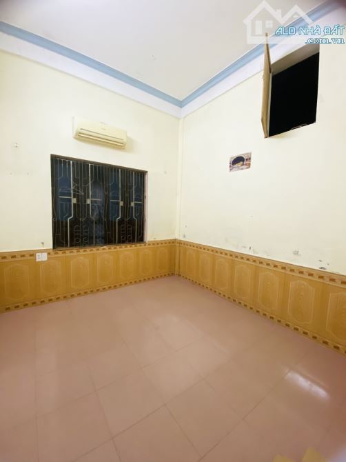 Nhà 2 tầng 3 phòng ngủ view phố đi bộ ven sông Nguyễn Lộ Trạch - 2