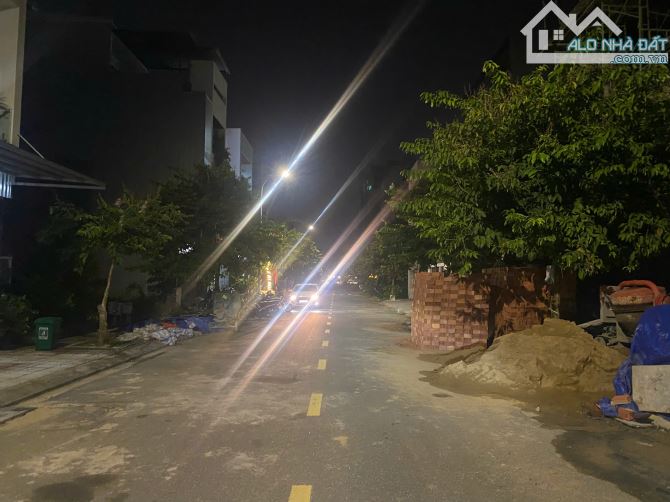 Khu đô thị Kim Long: Bán lô đất đường Hòa Phú 28; sát biển; siêu thị Mega Market - 2