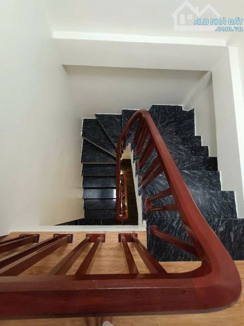 Đông Thiên Mới 37m,5 Tầng,Mặt Tiền 3.5m,Oto Đỗ Cổng,Gần Trường 3 Cấp,Gửi xe Cạnh Nhà 7.45T - 2