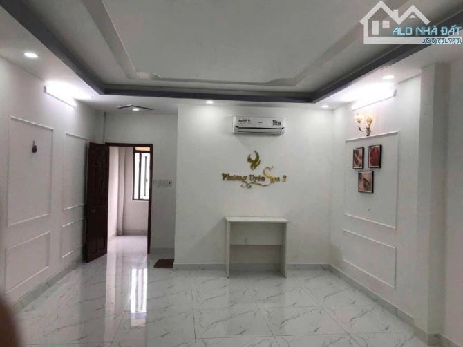 Bán nhà mặt tiền ngay Thống Nhất, phường 11, Gò Vấp, 80m2, ngang 5.3m, 4 tầng, giá 14.8 tỷ - 2