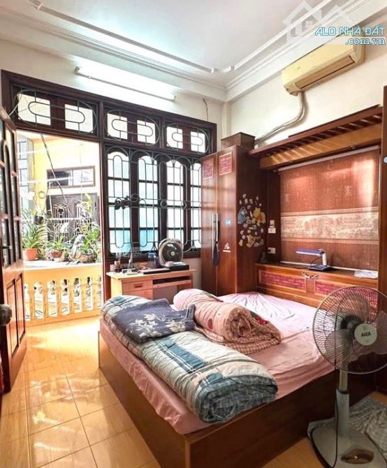 , NHỈNH 10 TỶ - Ô TÔ, 3 THOÁNG, GẦN PHỐ - CẦU GIẤY - 2