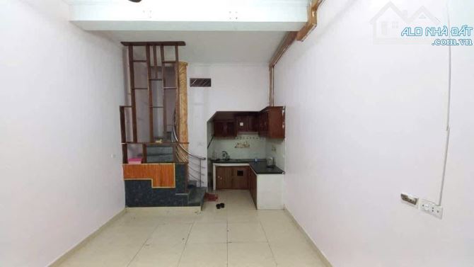 Cho thuê nhà ngõ 762 Bạch Đằng ,phường Bạch Đằng , Hai Bà Trưng , Dt 36m2 x 5 tầng 4PN - 2