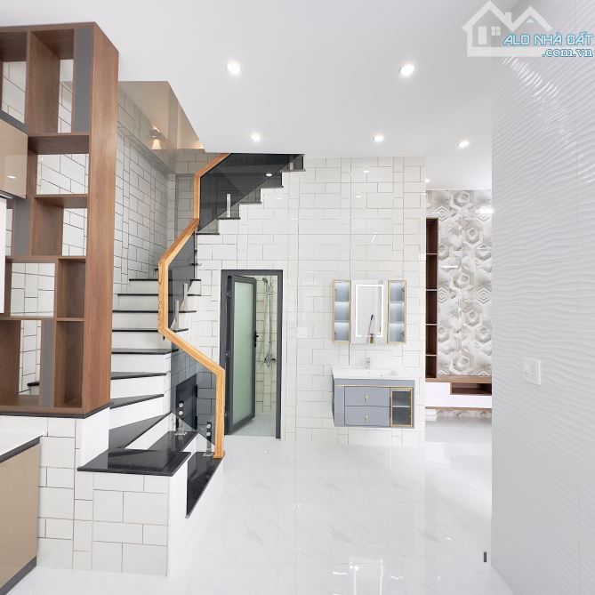 NHÀ TRỆT LẦU XÂY MỚI 2PHÒNG NGỦ, ỐP GẠCH CAO CẤP FULL TẦNG SANG TRỌNG, TP.CẦN THƠ - 3