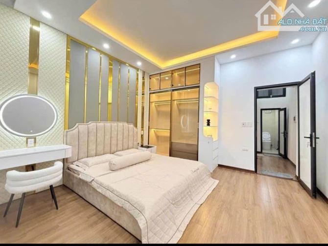 BÁN NHÀ DÂN XÂY 4 TẦNG –.HƠN 10 TỶ - 68M - Ô CHỜ THANG MÁY – PHỐ NGỌC THỤY, LONG BIÊN - 3