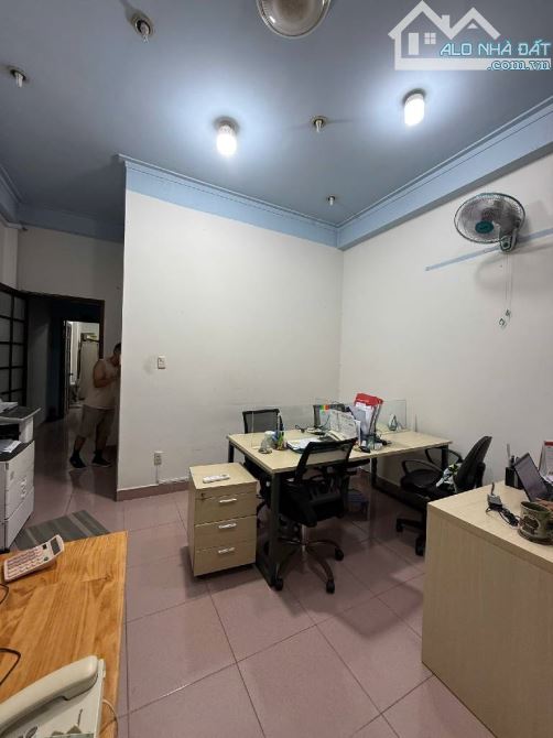Bán Nhà Đường, cộng hòa, P 13  Tân Bình, Ngang 4,2M 84M2, 3 tầng giá chỉ,13,7TỶ - 3
