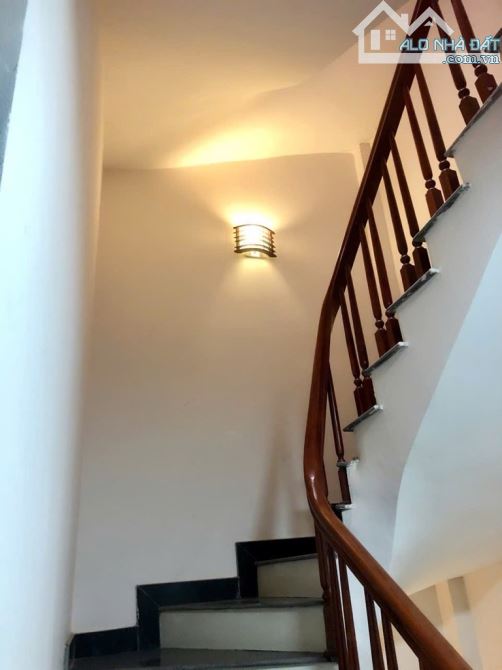 BÁN NHÀ ĐẸP LONG LANH 5 TẦNG, 32M², CHỈ NHỈNH 5 TỶ – TRUNG TÂM VIỆT HƯNG – GẦN NGÔ GIA TỰ - 3