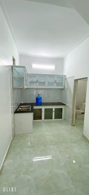 Bán nhà 2 tầng sạch đẹp sân cổng về ở luôn ngõ 229 Miếu Hai Xã - 3