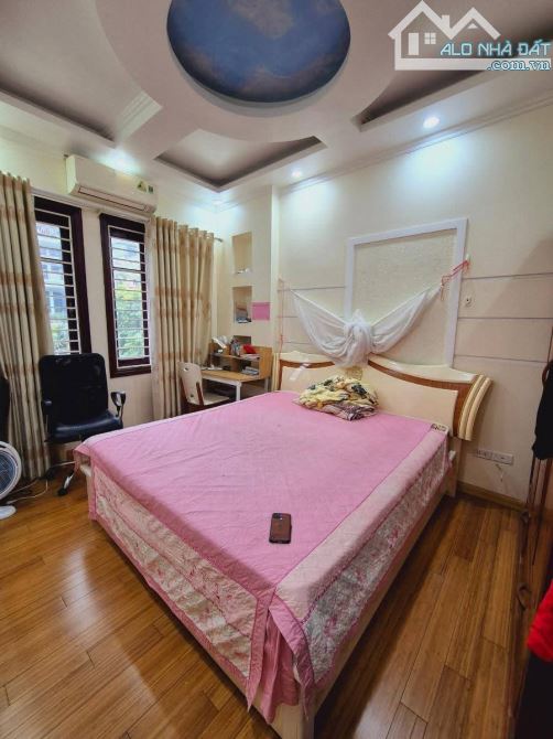 Bán nhà Lưu Quang Vũ - Cầu Giấy - Phân lô - Oto tránh - Vỉa hè - Kinh doanh - 30.8 tỷ. - 3