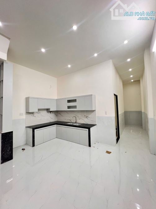 CHỦ NỢ NGÂN HÀNG CẦN BÁN GẤP NHÀ LẦU NGAY TRUNG TÂM TÂN TRIỀU - 3