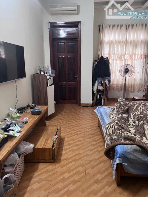 Bán căn nhà Mặt Đường Kiều Sơn, vị trí đẹp - 3