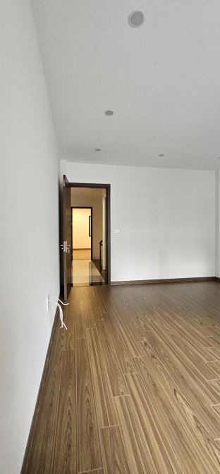 8,3 TỶ - 80M2 - 4 TẦNG - 4 NGỦ - VF 3 ĐỖ CỬA - phố PHÚC LỢI - phường Phúc Lợi - 3