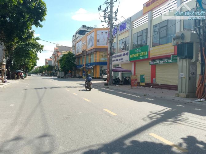 84 m2/ 4.7 M tiền/ 8.1 M tiền/ Mặt Phố Ngọc Khám/Thuận Thành - 3