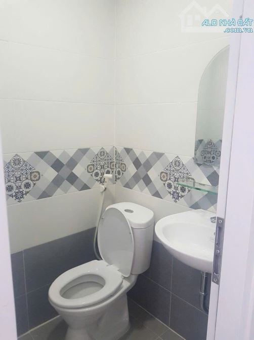 Bán nhà 70m2 11 phòng CHDV thu nhập 40 tr/tháng đường Nguyễn thời Trung Quận 5 chỉ 10,5 T - 3