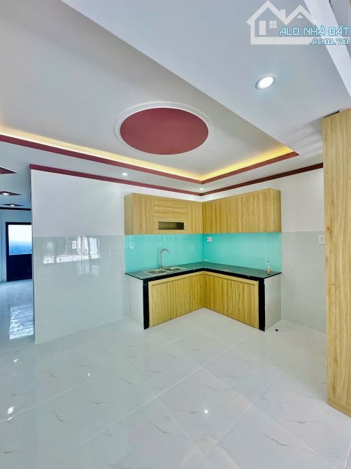BÁN GẤP NHÀ GÁC LỬNG ĐÚC 2 MẶT TIỀN MỚI TINH SỔ RIÊNG THỔ CƯ, NGAY TRƯỞNG TIỂU HỌC TÂN PHÚ - 3