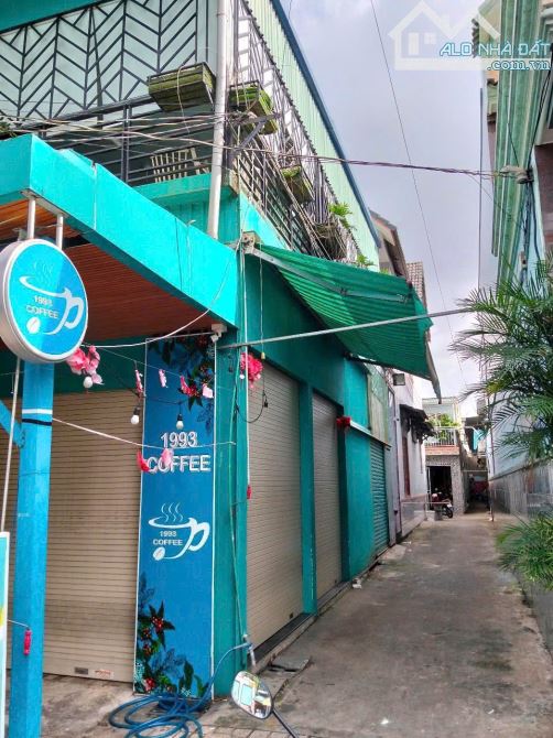 BÁN NHÀ GÓC 2 MT LONG BÌNH ĐỒNG NAI  nhà có 1 kiôt và căn nhà 1 trệt 1 lầu Giá 11ty - 3